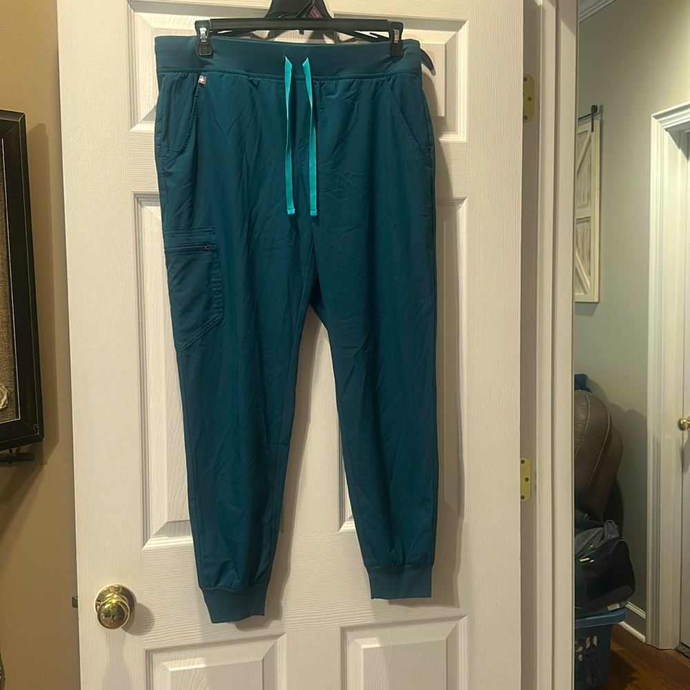 Figs Large Technical Collection joggers scrubs